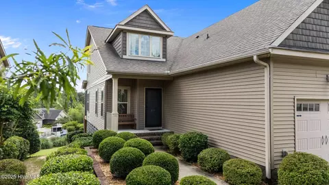 35 Cypress Cir, Southern Pines, NC 28387