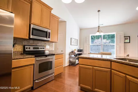 102 E Stockton Pl, Hampstead, NC 28443 photo 8