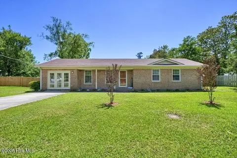 805 Hamlet Ave, Carolina Beach, NC 28428