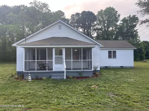 364 Weston Rd, Creswell, NC 27928