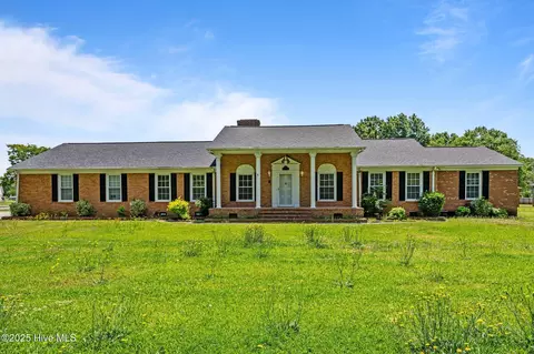 2112 Leon Dr, Greenville, NC 27858