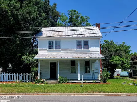204 Carteret St, Bath, NC 27808