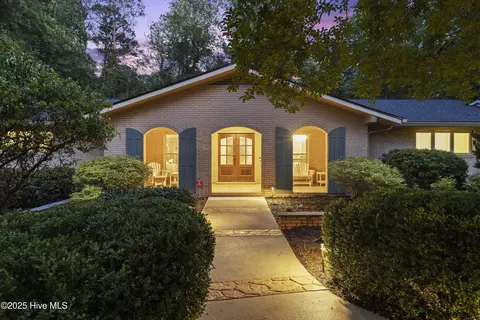 221 Quail Ridge Rd, Wilmington, NC 28409