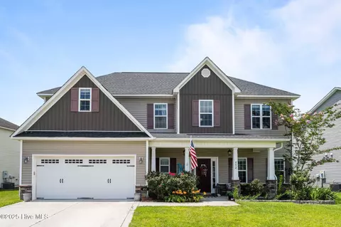 852 Dynasty Dr, Jacksonville, NC 28546