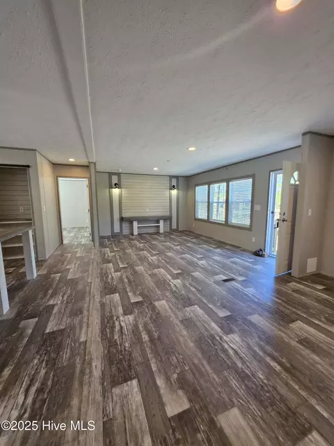 105 Brady Ln, Maple Hill, NC 28454 photo 2