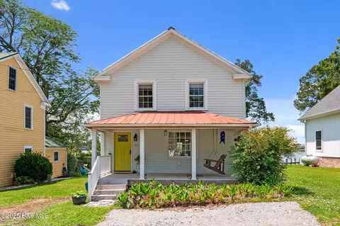 105 N Main St, Bath, NC 27808