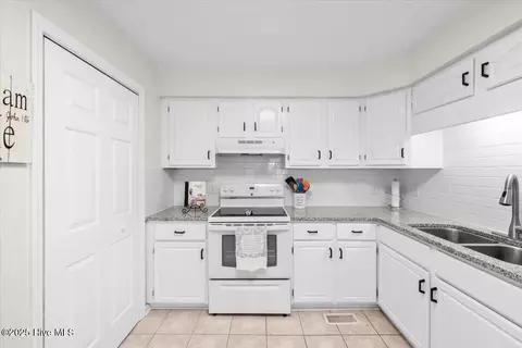 18 Pinehurst Manor Dr #E, Pinehurst, NC 28374 photo 11