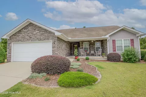 105 Lightwater Ct, Aberdeen, NC 28315