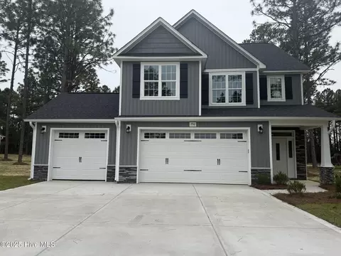 792 Winds Way, Aberdeen, NC 28315