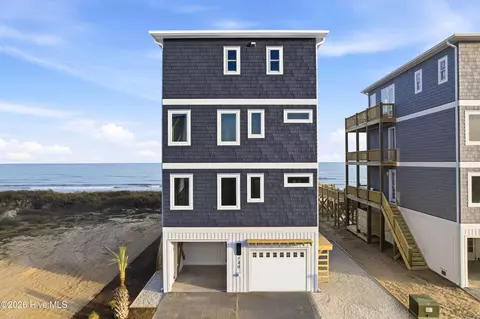 740 Dune Ridge Ct, Surf City, NC 28445