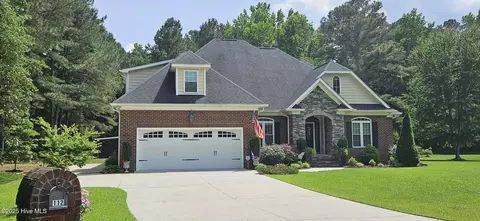 112 Heritage Pl, Clinton, NC 28328