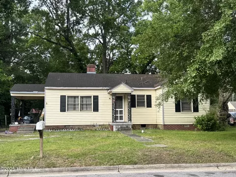 110 S Sylvan Dr, Greenville, NC 27834