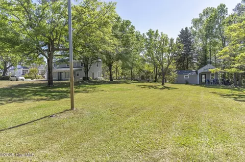 2038 Trinity Ave, Wilmington, NC 28411