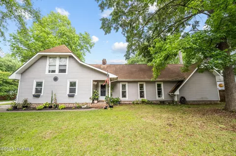 301 Spring Dr, Jacksonville, NC 28540