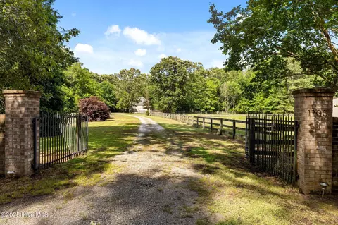 1100 Lakebay Rd, Vass, NC 28394