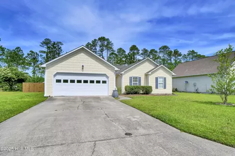 6517 Yellow Bell Rd, Wilmington, NC 28411