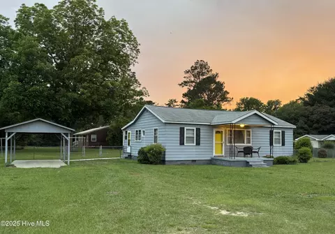 16980 Barnes Dr, Laurinburg, NC 28352