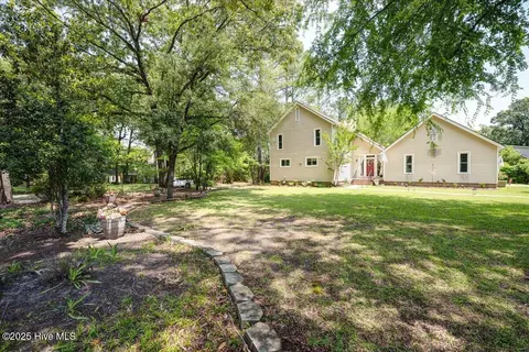 216 Plantation Dr, New Bern, NC 28562