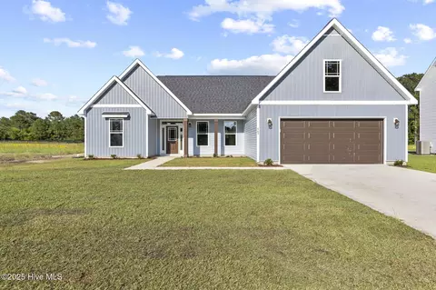 409 Fore Pl, Jacksonville, NC 28540