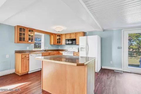 Kitchen - 159 Shady Lane Rd, Willard, NC 28478 photo 2 of 2