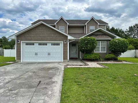 114 Chestnut Ct, Jacksonville, NC 28546