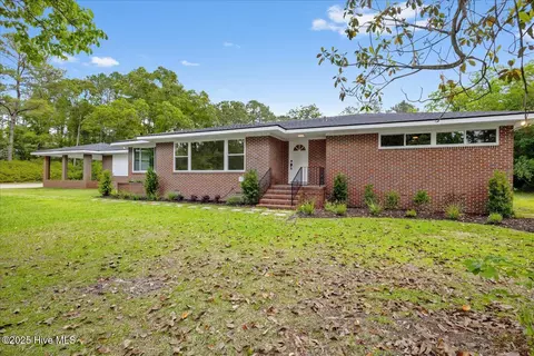 3532 General Howe Rd, Riegelwood, NC 28456