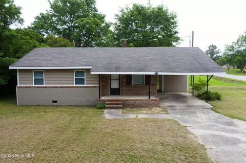 411 E Institute St, Chadbourn, NC 28431