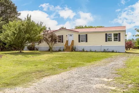 2852 New Savannah Rd, Burgaw, NC 28425