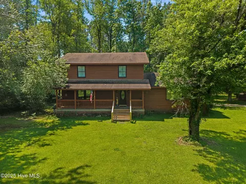 200 S Hummingbird Ln, Rocky Point, NC 28457