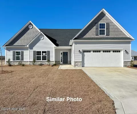 100 Sloth Ln, Jacksonville, NC 28546