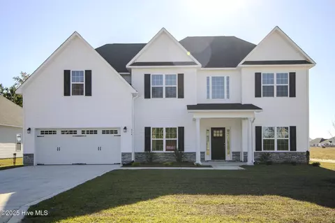 614 Blue Falcon Ct, Jacksonville, NC 28546