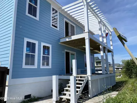 304 N 6th St, Morehead City, NC 28557