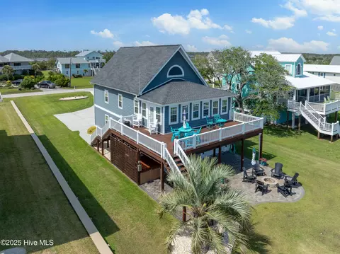 299 Waterway Dr, Sneads Ferry, NC 28460