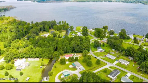 151 Tuscarora Trl, Hertford, NC 27944