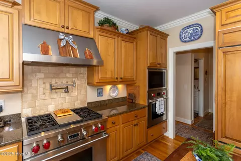 Kitchen - 4 Interlachon Ln, Pinehurst, NC 28374 photo 2 of 3