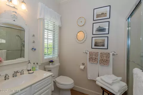Bath - 4 Interlachon Ln, Pinehurst, NC 28374 photo 4 of 6