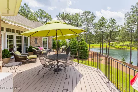 Exterior - 4 Interlachon Ln, Pinehurst, NC 28374 photo 6 of 9
