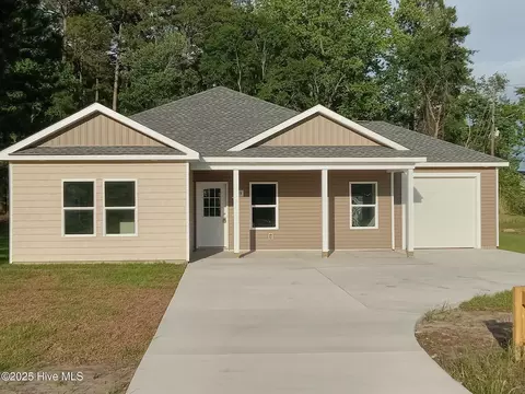 939 Hickman Rd, Tabor City, NC 28463