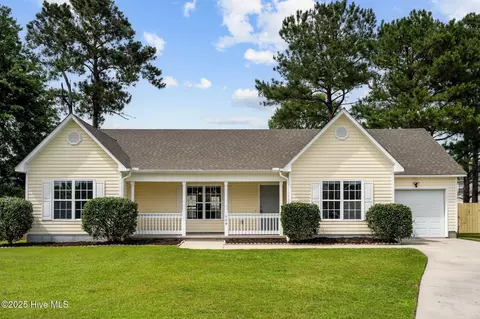 109 Cottonwood Ct, Jacksonville, NC 28546