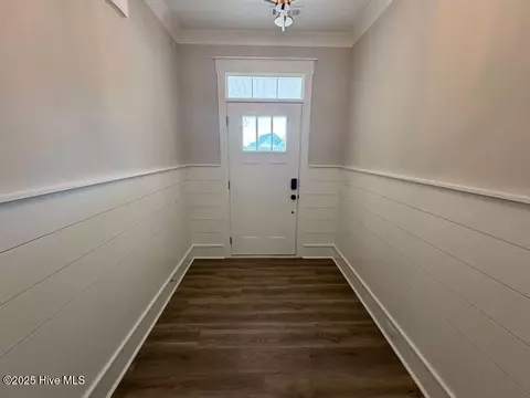 Entry Way - 27 Perch Pl, Hampstead, NC 28443 photo 1 of 2
