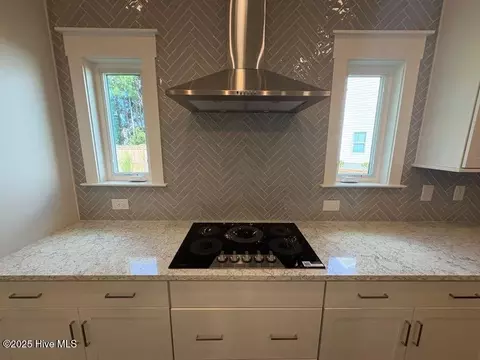 Kitchen - 27 Perch Pl, Hampstead, NC 28443 photo 3 of 3