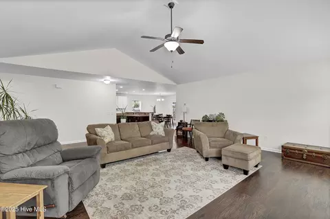 69 Weir Dr, Hampstead, NC 28443 photo 6