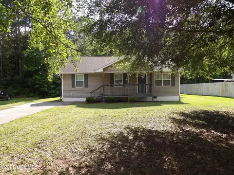 103 Mccullen St, Burgaw, NC 28425