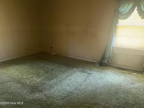 Bedroom - 691 Wade Daughtry Rd, Faison, NC 28341 photo 1 of 3
