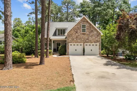 435 E Ohio Ave, Southern Pines, NC 28387