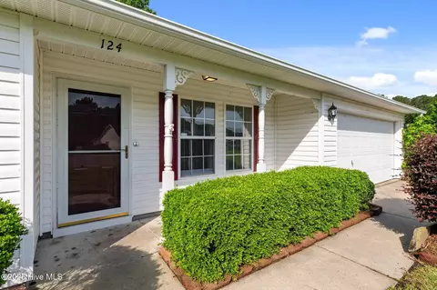 124 Eagle Trl, New Bern, NC 28562 photo 3