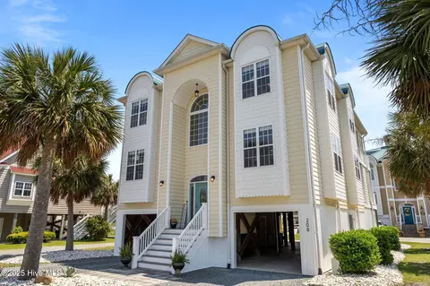 208 Sea Manor Dr, Surf City, NC 28445