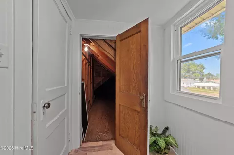 Entry Way - 410 Craven St, Bath, NC 27808 photo 1 of 4