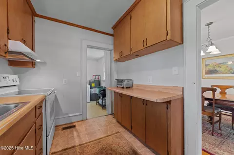 Kitchen - 410 Craven St, Bath, NC 27808 photo 2 of 3