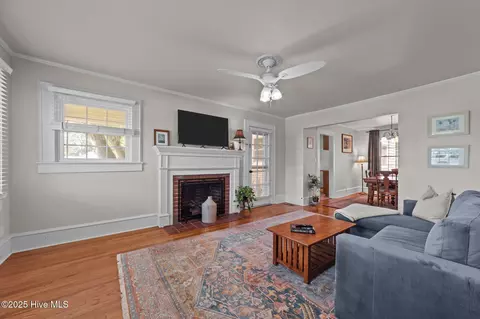 Living - 410 Craven St, Bath, NC 27808 photo 1 of 3